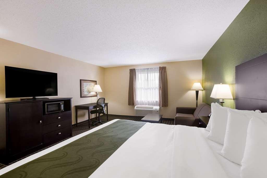 Quality Inn & Suites Big Rapids Room photo